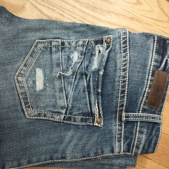 Daytrip Jeans - Picture 2 of 3